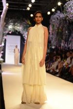 Model walk for Manish Malhotra Show at LFW 2014 opening in Grand Hyatt, Mumbai on 11th March 2014 (96)_531ffe6961653.JPG