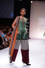 Model walk for SOUP BY SOUGAT PAUL Show at LFW 2014 Day 1 in Grand Hyatt, Mumbai on 12th March 2014 (136)_53204d31523eb.JPG