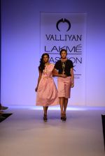 Model walk for Valliyan Nitya Arora Show at LFW 2014 Day 1 in Grand Hyatt, Mumbai on 12th March 2014 (3)_53204f1bb3aa4.JPG