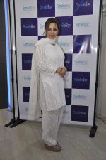 at the launch of smile bar in Mumbai on 11th March 2014 (107)_531ffb6c2fb4f.JPG