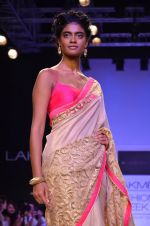 Model walk for Mandira Bedi Show at LFW 2014 Day 2 in Grand Hyatt, Mumbai on 13th March 2014 (45)_53219f93cedf0.JPG