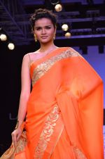 Model walk for Mandira Bedi Show at LFW 2014 Day 2 in Grand Hyatt, Mumbai on 13th March 2014 (64)_53219f9aba767.JPG