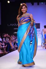 Model walk for Mandira Bedi Show at LFW 2014 Day 2 in Grand Hyatt, Mumbai on 13th March 2014 (72)_53219f9da718d.JPG