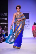 Model walk for Mandira Bedi Show at LFW 2014 Day 2 in Grand Hyatt, Mumbai on 13th March 2014 (83)_53219fa18c319.JPG