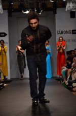 Model walk for Swagger by Saj Jabong Show at LFW 2014 Day 1 in Grand Hyatt, Mumbai on 12th March 2014 (249)_5321840bcbf75.JPG