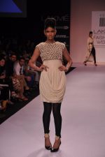 Model walk for VERB Show at LFW 2014 Day 2 in Grand Hyatt, Mumbai on 13th March 2014 (6)_53219ff00d32a.JPG