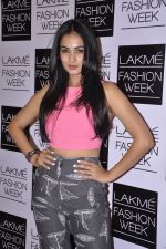 Sonal Chauhan on Day 1 at LFW 2014 in Grand Hyatt, Mumbai on 12th March 2014(149)_532187a8af2a0.JPG
