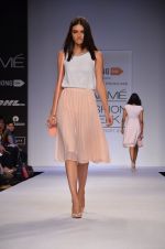 Model walk for Dorothy Perkins Show at LFW 2014 Day 2 in Grand Hyatt, Mumbai on 13th March 2014 (51)_53229ca891a0a.JPG