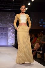 Model walk for Anita Dongre Show at LFW 2014 Day 3 in Grand Hyatt, Mumbai on 14th March 2014 (139)_53243ce56cd0a.JPG