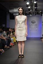 Model walk for Arman and Aiman Show at LFW 2014 Day 3 in Grand Hyatt, Mumbai on 14th March 2014 (17)_53242e801a61b.JPG