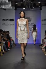 Model walk for Arman and Aiman Show at LFW 2014 Day 3 in Grand Hyatt, Mumbai on 14th March 2014 (56)_53242e9489b88.JPG