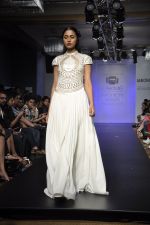 Model walk for Arman and Aiman Show at LFW 2014 Day 3 in Grand Hyatt, Mumbai on 14th March 2014 (6)_53242e79ee3e6.JPG