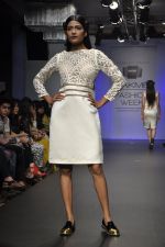 Model walk for Arman and Aiman Show at LFW 2014 Day 3 in Grand Hyatt, Mumbai on 14th March 2014 (67)_53242e990a6c2.JPG