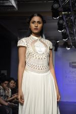 Model walk for Arman and Aiman Show at LFW 2014 Day 3 in Grand Hyatt, Mumbai on 14th March 2014 (7)_53242e7aa220e.JPG