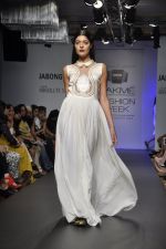 Model walk for Arman and Aiman Show at LFW 2014 Day 3 in Grand Hyatt, Mumbai on 14th March 2014 (72)_53242e9af20dc.JPG