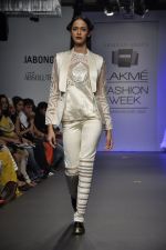 Model walk for Arman and Aiman Show at LFW 2014 Day 3 in Grand Hyatt, Mumbai on 14th March 2014 (82)_53242e9eac87c.JPG