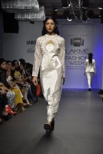 Model walk for Arman and Aiman Show at LFW 2014 Day 3 in Grand Hyatt, Mumbai on 14th March 2014 (91)_53242ea255811.JPG