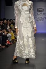 Model walk for Arman and Aiman Show at LFW 2014 Day 3 in Grand Hyatt, Mumbai on 14th March 2014 (95)_53242ea40719d.JPG