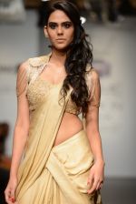 Model walk for Kresha Show at LFW 2014 Day 3 in Grand Hyatt, Mumbai on 14th March 2014 (48)_53243cff4591d.JPG