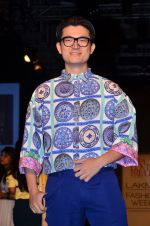 Meiyang Chang at Ken Ferns Show at LFW 2014 Day 4 in Grand Hyatt, Mumbai on 15th March 2014 (12)_532514025a721.JPG
