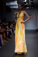 Model walk for Arpita Mehta Show at LFW 2014 Day 4 in Grand Hyatt, Mumbai on 15th March 2014 (11)_53259b2f57efc.JPG