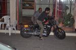 Siddharth Malhotra snapped outside Karan_s house on a bike smashing pots in Mumbai on 19th March 2014 (7)_53297892b8dab.JPG