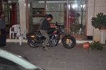 Siddharth Malhotra snapped outside Karan_s house on a bike smashing pots in Mumbai on 19th March 2014 (9)_5329789413fe2.JPG