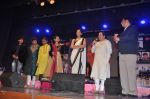 Sonam Kapoor, Anup Jalota at the launch of Kuch Dil Ne Kaha Ghazal Album in Mumbai on 18th March 2014 (23)_53292458071da.JPG