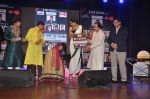 Sonam Kapoor, Anup Jalota at the launch of Kuch Dil Ne Kaha Ghazal Album in Mumbai on 18th March 2014 (30)_532924594fde8.JPG