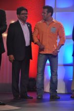 Salman Khan at CNN IBN Veer event in Lalit Hotel, Mumbai on 23rd March 2014 (115)_53301e23045f2.JPG