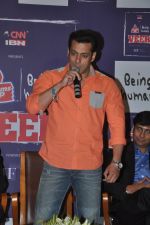Salman Khan at CNN IBN Veer event in Lalit Hotel, Mumbai on 23rd March 2014 (24)_53301e0d55ae8.JPG