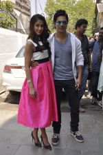 Varun Dhawan and Ileana DCruz on the sets of Lil Masters on Zee in Famous, Mumbai on 25th March 2014 (58)_5332bffb262cc.JPG