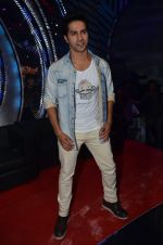 Varun Dhawan on the sets of Boogie Woggie grand finale in Malad, Mumbai on 25th March 2014 (136)_5332c4bb2d3a9.JPG