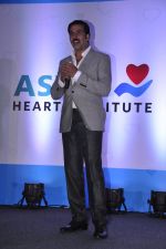 Akshay kumar at Asian Heart Institute_s Emergency Health Card Launch with Dr. Panda in Mumbai on 28th March 2014 (62)_5336c6af274f7.JPG