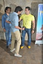 Salman Khan, Riteish Deshmukh at the special screening of Marathi film Yellow in Mumbai on 29th March 2014 (30)_53378be4eaa77.JPG