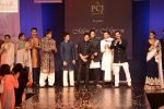 Amitabh Bachchan, Akshay Kumar, Farhan Akhtar, Ranbir Kapoor, Siddharth Malhotra, Manish Malhotra walk the ramp for Manish Malhotra Show Men for Mijwan in Mumbai on 1st April 2014 (28)_533bedc55f3f7.JPG