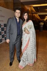 Sonali Bendre, Goldie Behl at the red carpet for Manish Malhotra Show Men for Mijwan in Mumbai on 1st April 2014  (346)_533bf17fe4c25.JPG