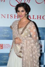 Sophie Chaudhary at the red carpet for Manish Malhotra Show Men for Mijwan in Mumbai on 1st April 2014  (203)_533bf2f074b07.JPG