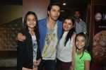 Varun Dhawan snapped with fans in PVR, Mumbai on 5th April 2014 (7)_5342acd71b88a.JPG