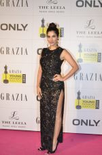 Sophie Chaudhary at Grazia Young awards red carpet in Mumbai on 13th April 2014 (206)_534bb7b56beae.JPG