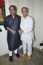 Gulzar at painting exhibition - epic on rock in cymroza, Mumbai on 15th April 2014 (64)_534e1cbf8970a.JPG
