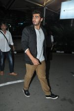 Arjun Kapoor snapped at airport after they return from Delhi on 16th April 2014 (11)_534f465056072.JPG