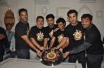 Vikramaditya Motwane, Vijay Singh, Karan Johar, Vikas Bahl, Ranbir Kapoor, Anurag Kashyap at Wrap-up bash of Bombay Velvet in Mumbai on 16th April 2014 (124)_534fb04df190f.JPG
