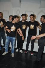 Vikramaditya Motwane, Vijay Singh, Karan Johar, Vikas Bahl, Ranbir Kapoor, Anurag Kashyap at Wrap-up bash of Bombay Velvet in Mumbai on 16th April 2014 (128)_534facf2697aa.JPG