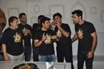 Vikramaditya Motwane, Vijay Singh, Karan Johar, Vikas Bahl, Ranbir Kapoor, Anurag Kashyap at Wrap-up bash of Bombay Velvet in Mumbai on 16th April 2014 (99)_534fb16a70c44.JPG