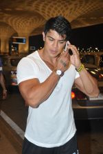 Sahil Khan leave for IIFA Tampa on day 1 in Mumbai on 21st April 2014 (97)_53560f6973c8f.JPG