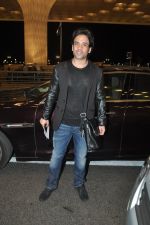 Tusshar Kapoor at  IIFA Day 2 departures in Mumbai Airport on 22nd April 2014 (12)_53573867b82e2.JPG