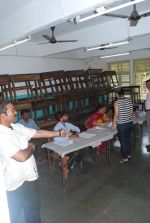 Kajol, Ajay Devgan go for voting (15)_5359c79d9445c.JPG