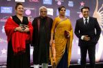Javed Akhtar, Govinda, Shabana Azmi, Sunita at IIFA ROCKS Green Carpet in Tampa Convention Center on 24th April 2014 (1)_535c011a9de5f.jpg