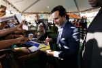 Saif Ali Khan arrives at Tampa International Airpot on 23rd April 2014 for IIFA (12)_535ba44964b44.jpg